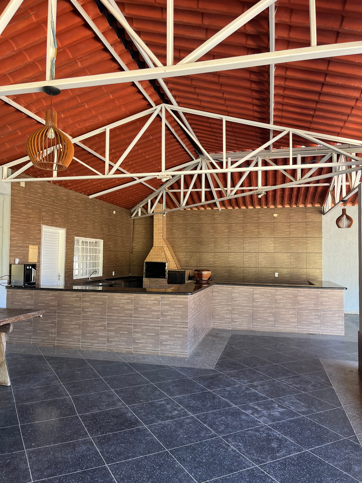 Área de Churrasco & Cozinha de Apoio